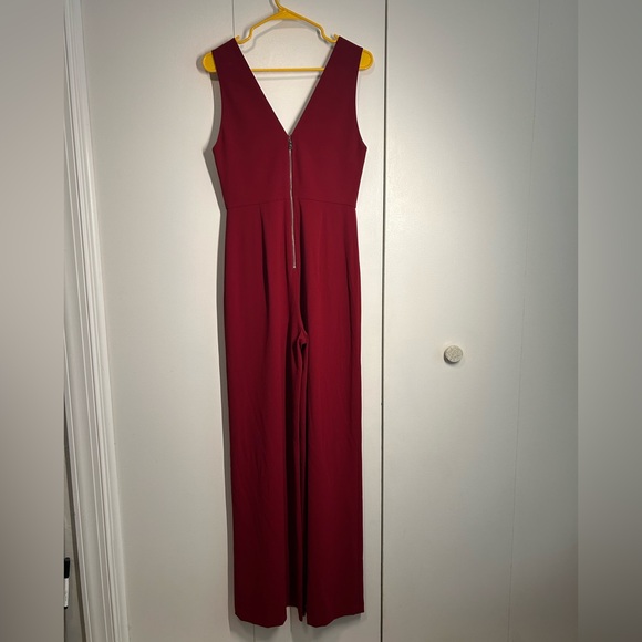 Alice + Olivia Lina Deep V-Neck Jumpsuit Size 6 - Picture 3 of 7